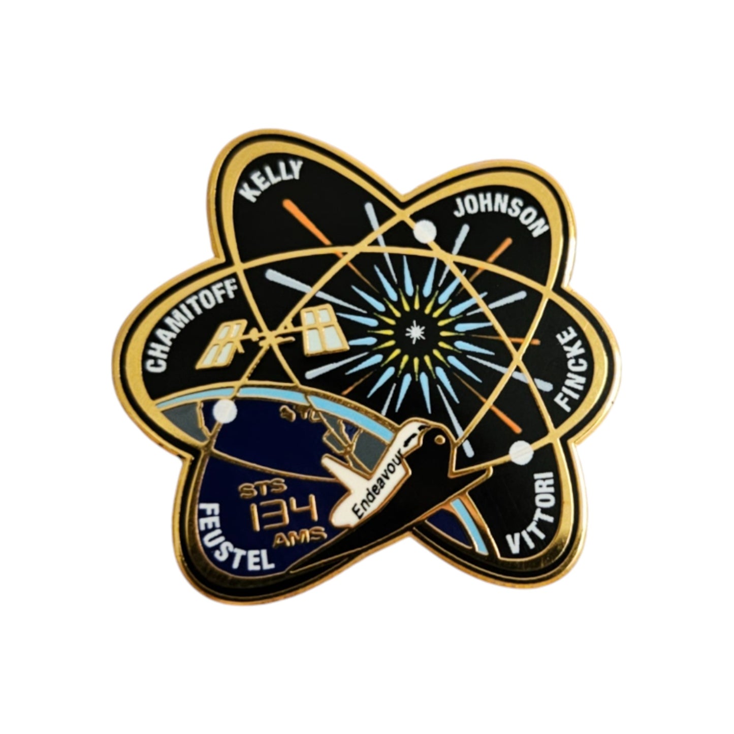 Nasa Endeavour STS-134-AMS souvenir hat pin - 0475-NASA-134